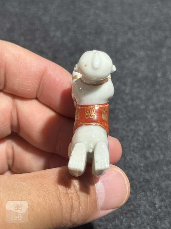 清乾隆 粉彩四喜童子把玩件 - 图9